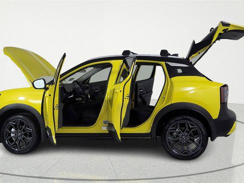 New 2026 Nissan Kicks SR w/ Cold Weather Package image 7