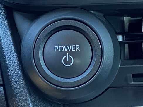 Certified 2025 Toyota Prius LE image 24