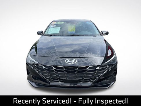 Used 2022 Hyundai Elantra Limited FWD image 3