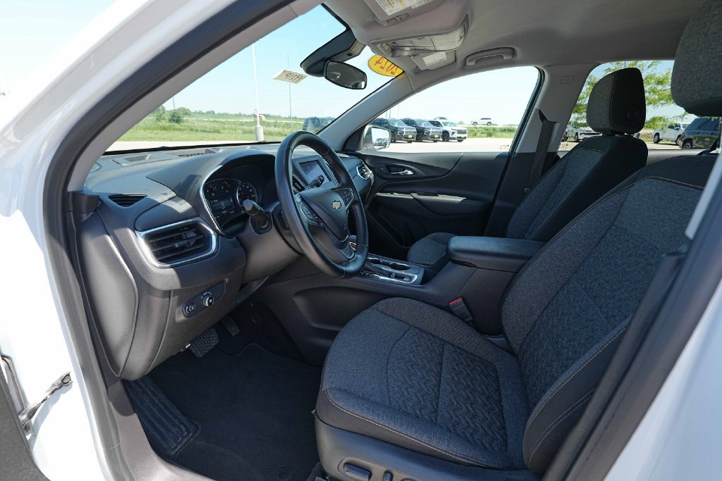 Used 2024 Chevrolet Equinox LT AWD/4WD image 17