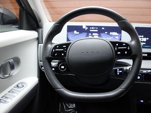 Used 2024 Hyundai Ioniq 5 SEL image 12