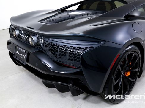 Used 2023 McLaren Artura image 29