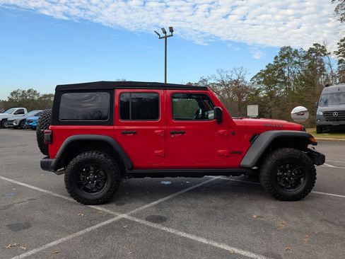 Used 2024 Jeep Wrangler Willys image 10