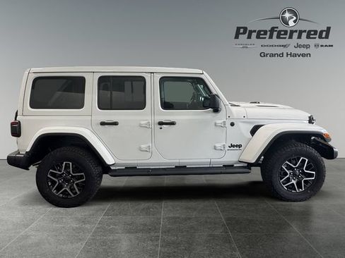 New 2027 Jeep Wrangler Unlimited Sahara AWD/4WD image 9