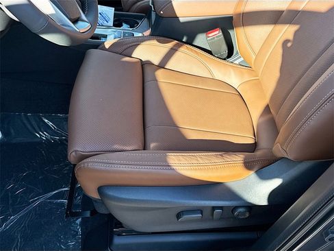 New 2025 Subaru Ascent Touring w/ Popular Package #2 image 18