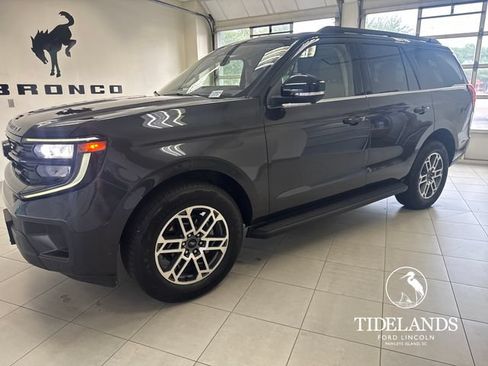 Certified 2025 Ford Expedition Active RWD image 4