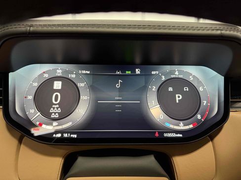 Used 2025 Land Rover Range Rover Long Wheelbase Autobiography image 36