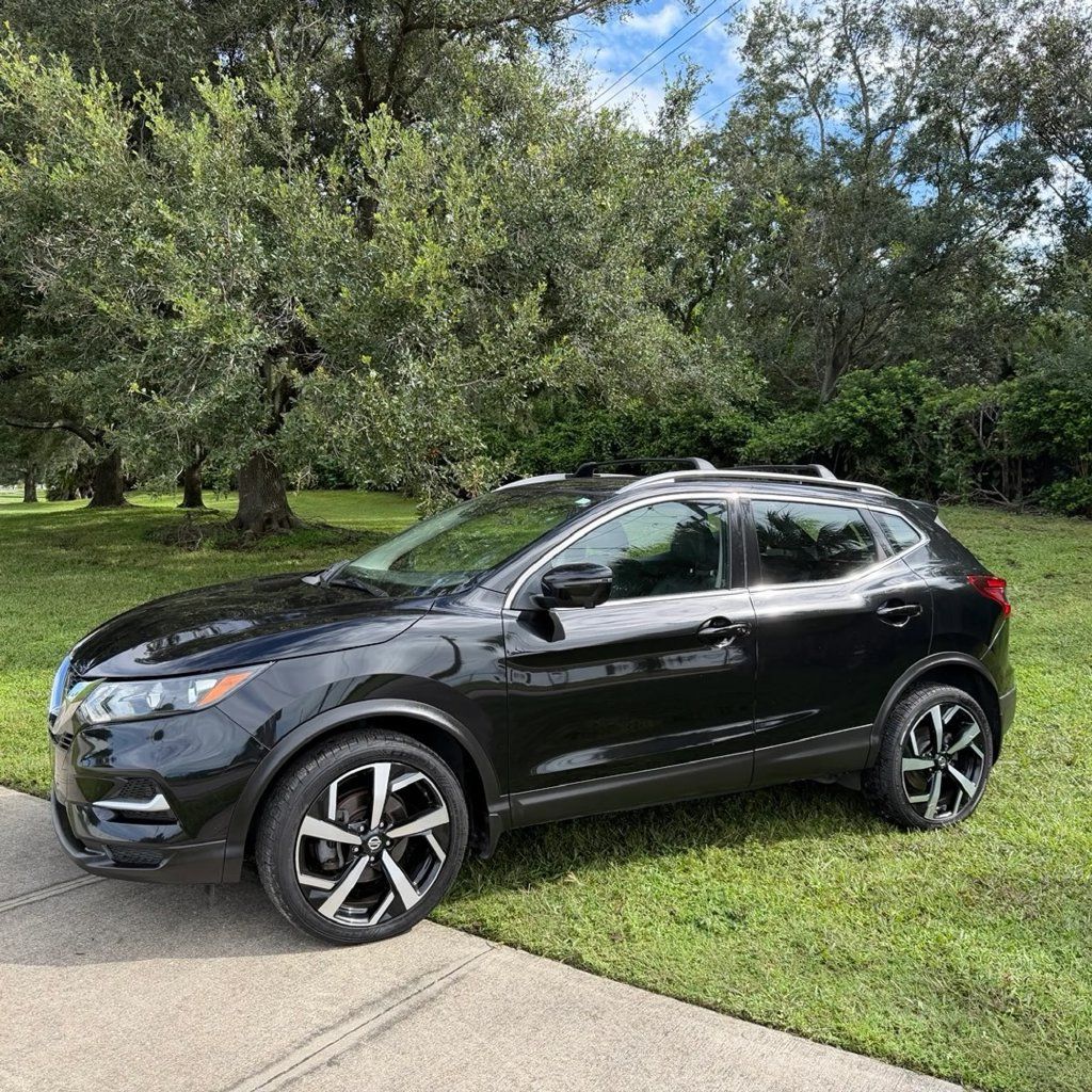 Used 2020 Nissan Rogue Sport SL AWD/4WD image 2