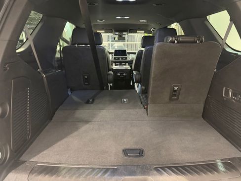 Used 2022 GMC Yukon SLT w/ SLT Luxury Package image 36