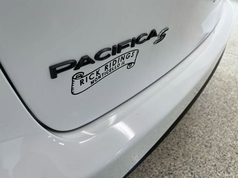 New 2026 Chrysler Pacifica Limited w/ S Appearance Package FWD image 10