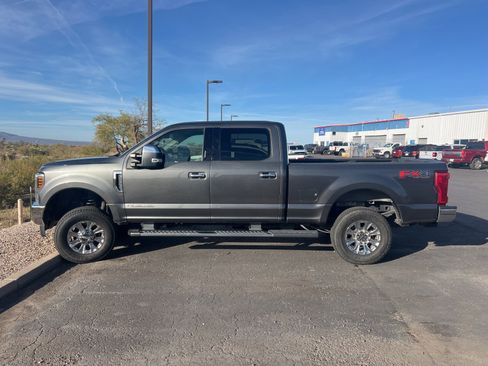 Used 2018 Ford F250 XLT w/ XLT Premium Package image 2