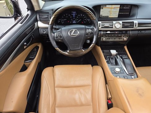 Used 2015 Lexus LS 460 AWD w/ Comfort Package image 30