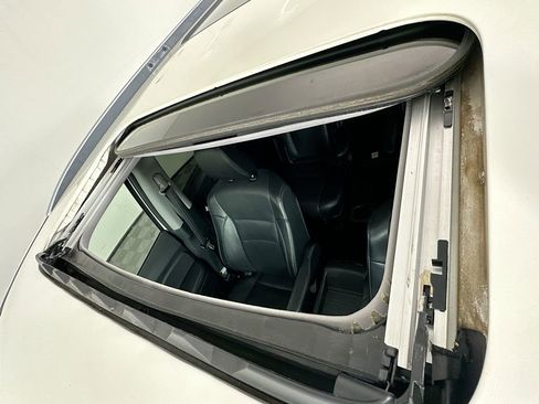 Used 2016 Honda Pilot Elite image 22