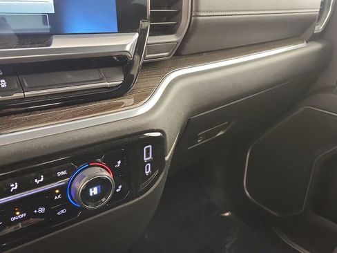 Used 2022 Chevrolet Silverado 1500 LT image 18