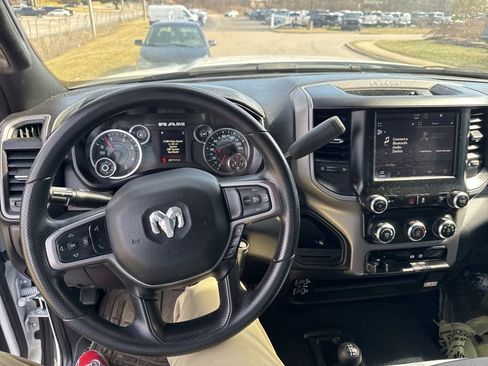 Used 2024 RAM 3500 Tradesman w/ Chrome Appearance Group AWD/4WD image 7