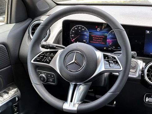 New 2025 Mercedes-Benz GLB 250 GLB 250 image 25