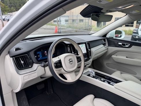 Used 2023 Volvo XC60 B6 Ultimate w/ Protection Package Premier AWD/4WD image 3