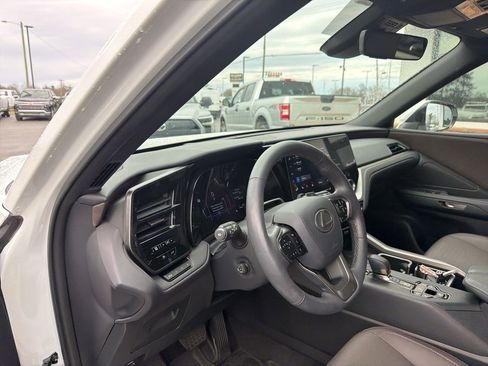 Used 2025 Lexus TX 350 AWD w/ Technology Package image 4