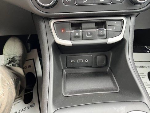 Used 2022 GMC Terrain SLE image 47