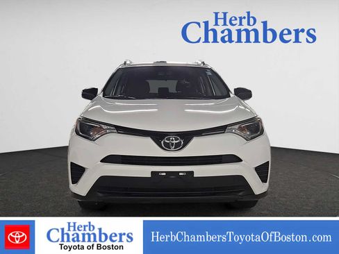 Used 2016 Toyota RAV4 LE AWD/4WD image 2