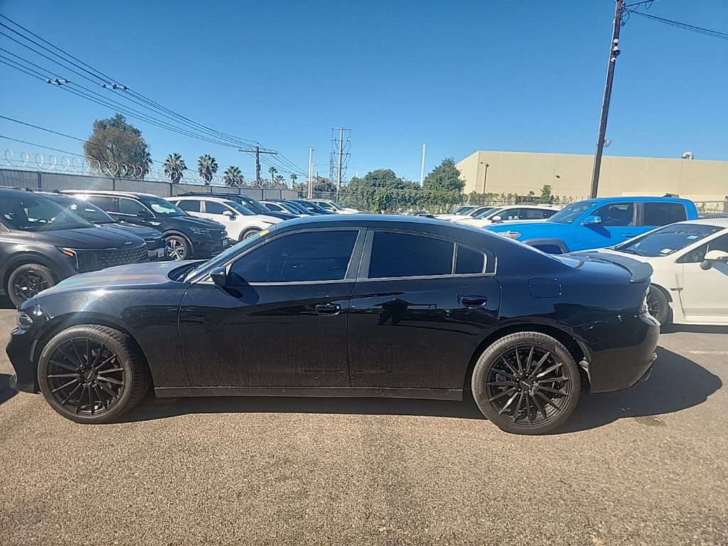 Used 2019 Dodge Charger SXT RWD image 9