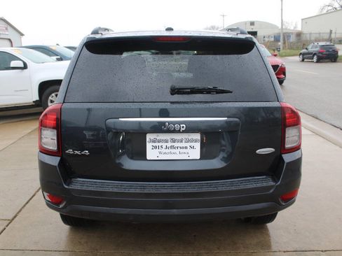 Used 2014 Jeep Compass Latitude image 2