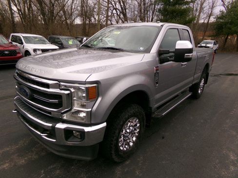 Used 2020 Ford F250 Lariat w/ Chrome Package image 5