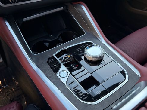 Used 2025 BMW X6 xDrive40i w/ Executive Package image 29