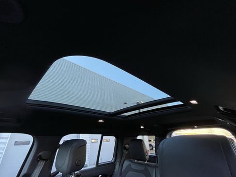 Certified 2024 Land Rover Defender 130 X-Dynamic SE image 26