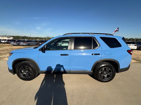 Certified 2024 Honda Pilot TrailSport image 5