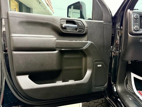 Used 2022 GMC Sierra 2500 AT4 w/ AT4 Premium Plus Package image 17