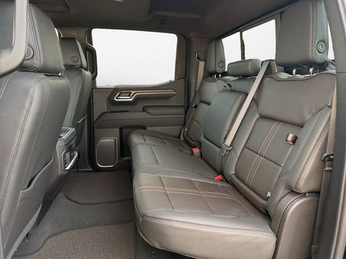 New 2026 Chevrolet Silverado 1500 High Country w/ Technology Package AWD/4WD image 13