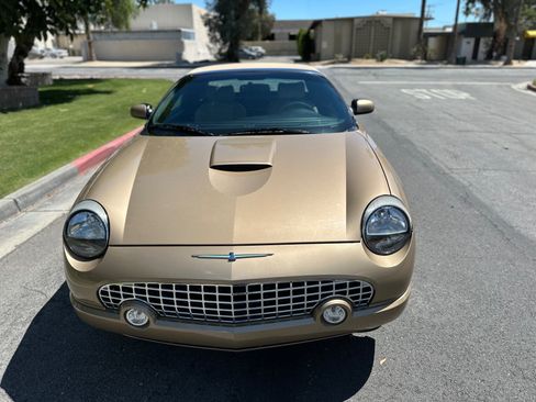 Used 2005 Ford Thunderbird Deluxe RWD image 21