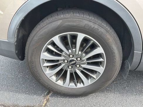 Used 2020 Lincoln Nautilus FWD w/ Equipment Group 101A image 19