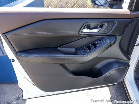 Used 2023 Nissan Rogue SL w/ SL Premium Package image 24