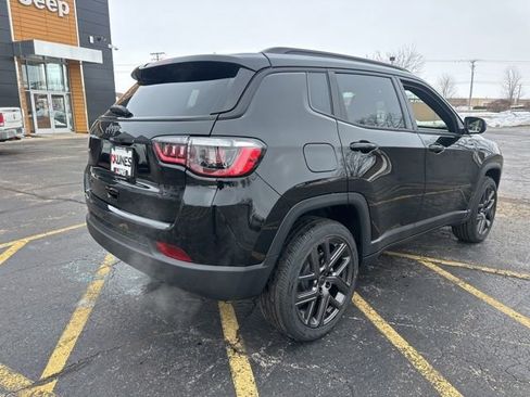 New 2026 Jeep Compass Latitude image 10