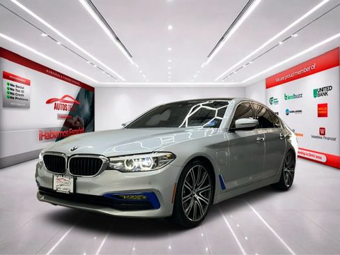 Used 2018 BMW 530e xDrive w/ Premium Package 2 AWD/4WD image 3
