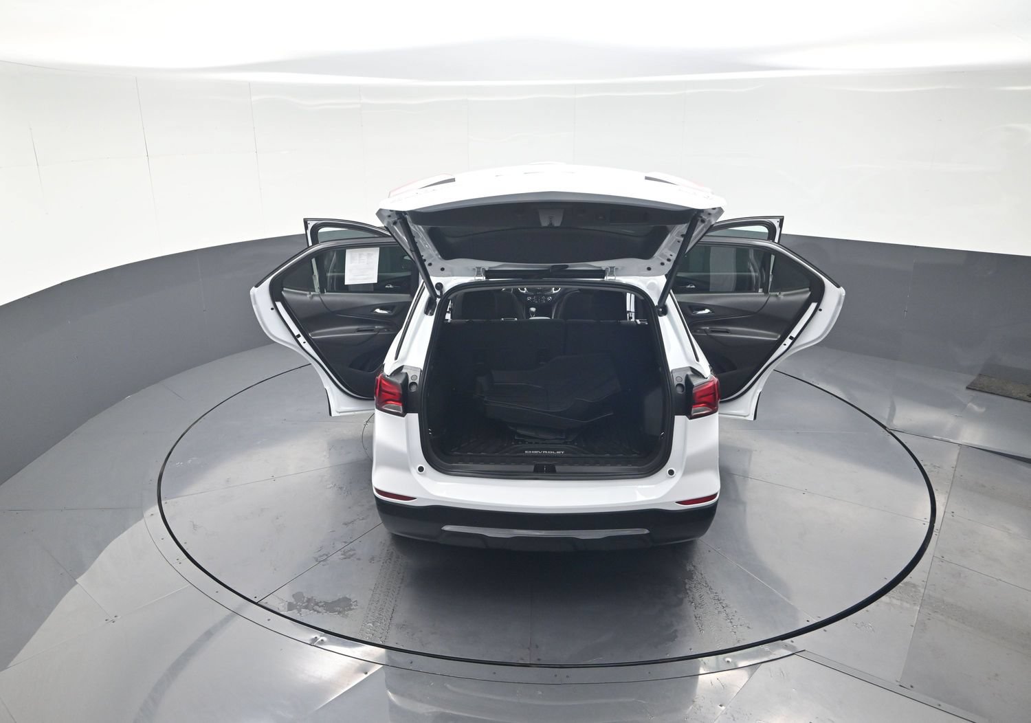 Used 2024 Chevrolet Equinox LT AWD/4WD image 13