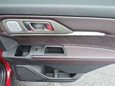 Used 2025 Ford Explorer Platinum w/ LUX Leather Package image 30