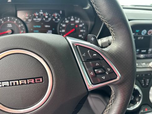 Used 2018 Chevrolet Camaro LT RWD image 13