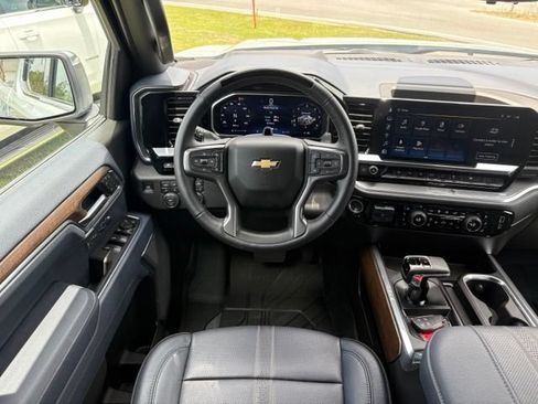 Used 2026 Chevrolet Silverado 1500 High Country AWD/4WD image 13