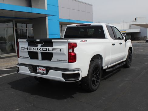 New 2026 Chevrolet Silverado 1500 Custom w/ Rally Edition AWD/4WD image 4