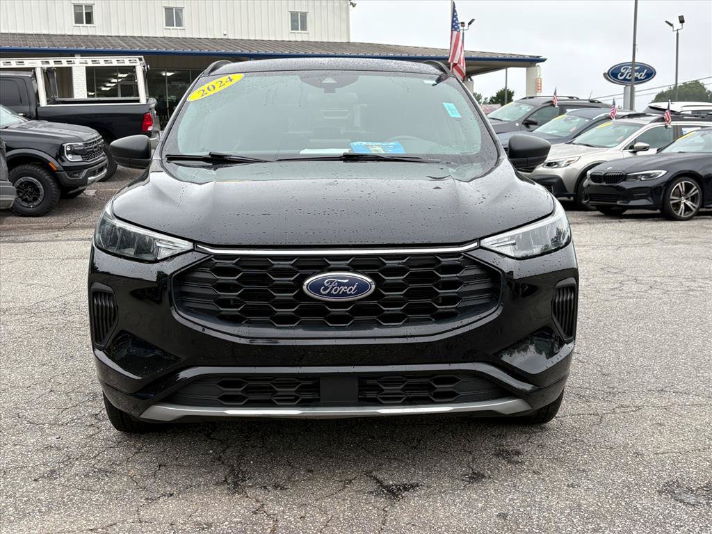 Used 2024 Ford Escape ST-Line AWD/4WD image 2