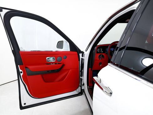 New 2026 Rolls-Royce Cullinan image 11