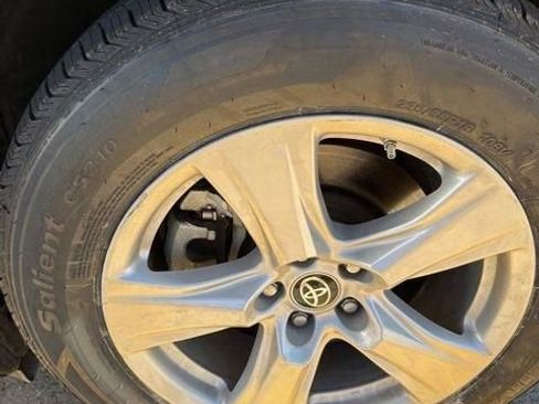 Used 2024 Toyota Highlander LE image 18