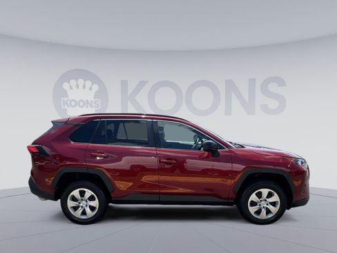 Used 2021 Toyota RAV4 LE w/ Carpet Mat Package (TMS) AWD/4WD image 8