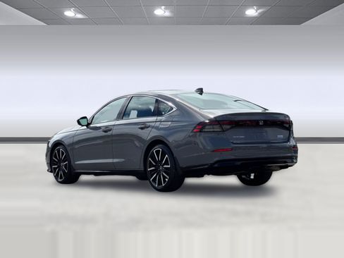 Used 2025 Honda Accord Touring image 3