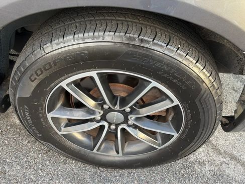 Used 2017 Dodge Grand Caravan GT image 27