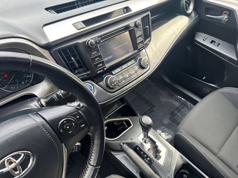 Used 2016 Toyota RAV4 XLE AWD/4WD image 22