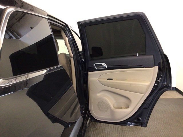 Used 2020 Jeep Grand Cherokee Laredo AWD/4WD image 10